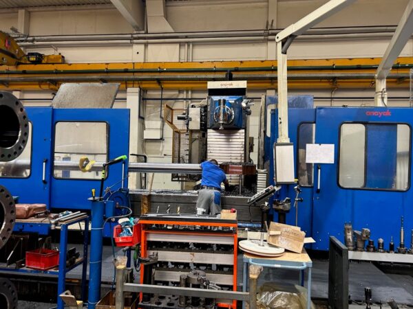 Fahrständerfräsmaschine