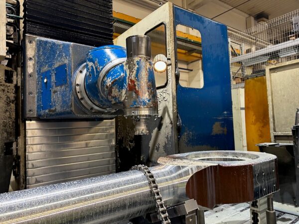 Fahrständerfräsmaschine