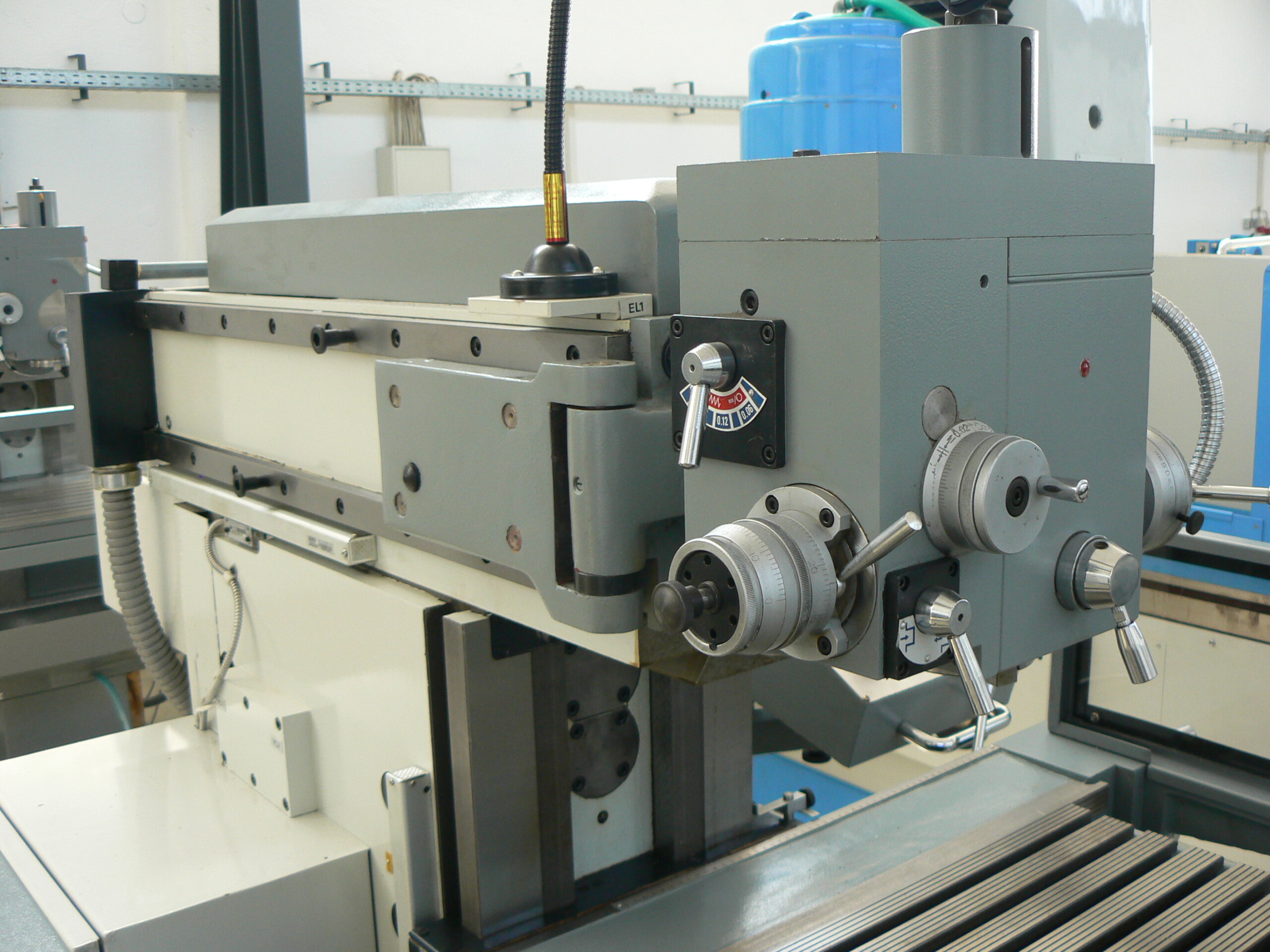 Werkzeugfräsmaschine J&W GJ 8140K - Image 4