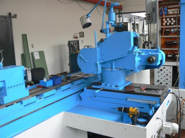 Überholte Rundschleifmaschine KARSTENS KC-AU 2000