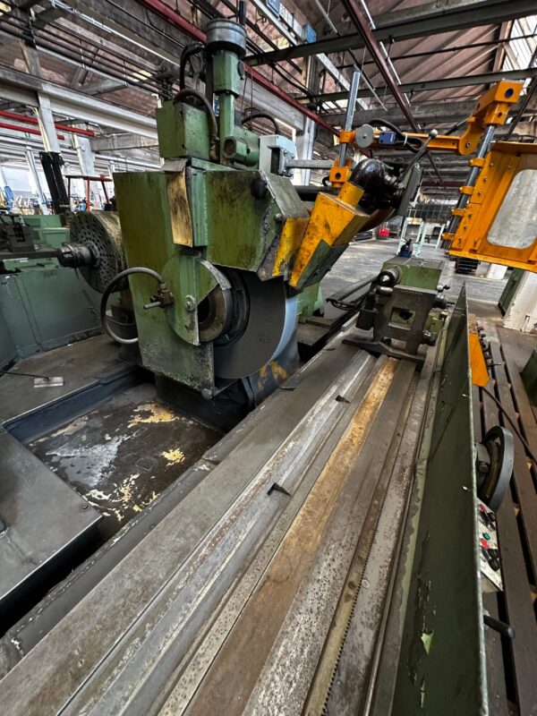 Gebrauchte Universal-Rundschleifmaschine GIORIA RUS 4000