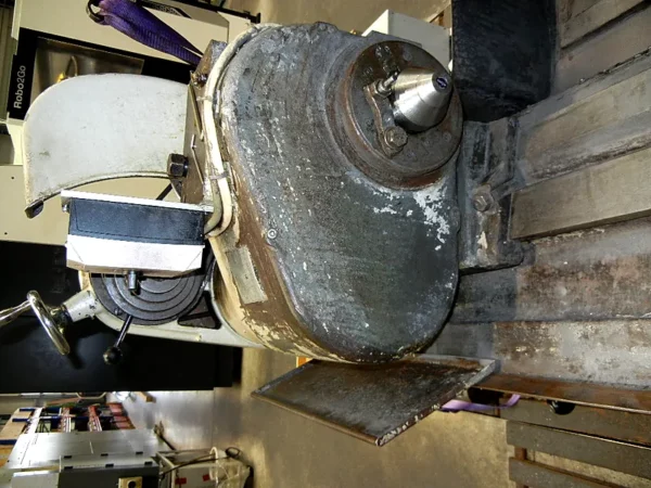 Außenrundschleifmaschine SCHAUDT AR 1.500 – Bedienpult