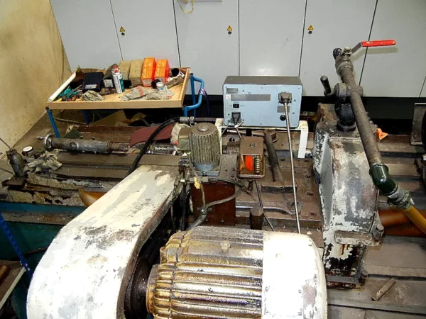 Außenrundschleifmaschine SCHAUDT AR 1.500 – Gesamtansicht