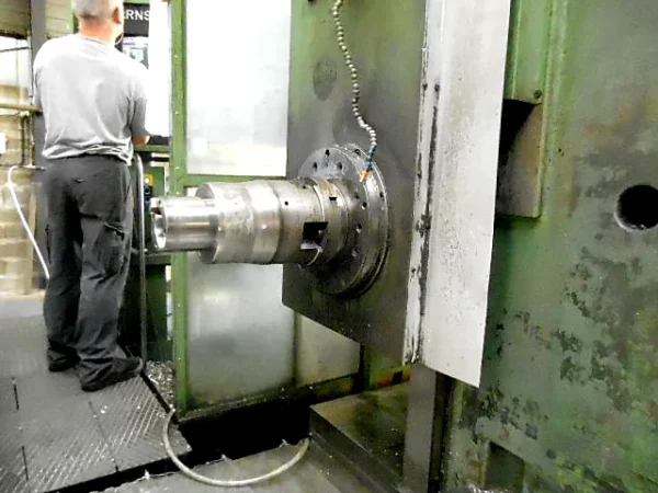 Gebrauchtes Tischbohrwerk TOS WHN 13.8 – Spindel