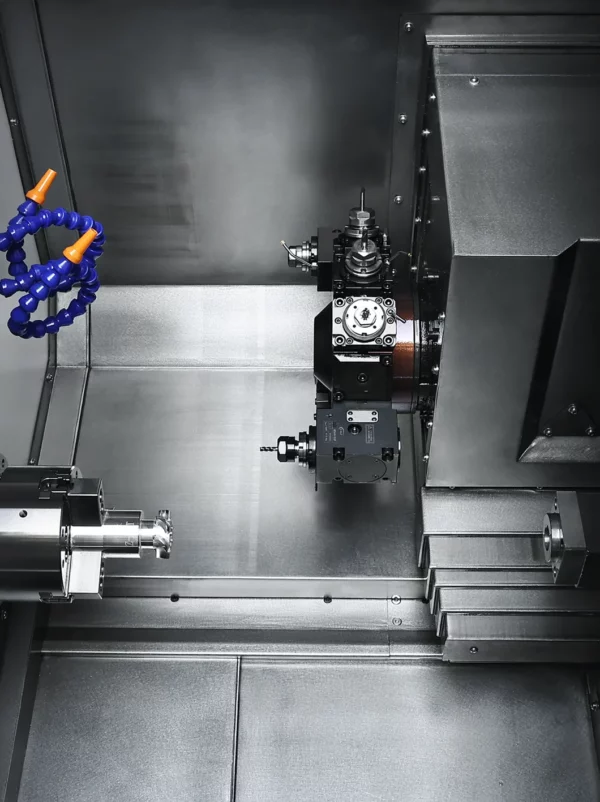 CNC Dreh-Fräsmaschine Z-MaT STAR DT – angetriebene Werkzeuge und Kühlmitteldüsen
