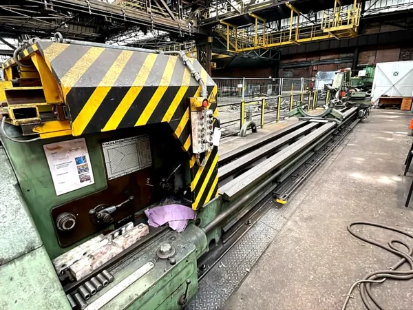 gebrauchte Drehbank WOHLENBERG E 1000 B (620x13000) – Gesamtansicht