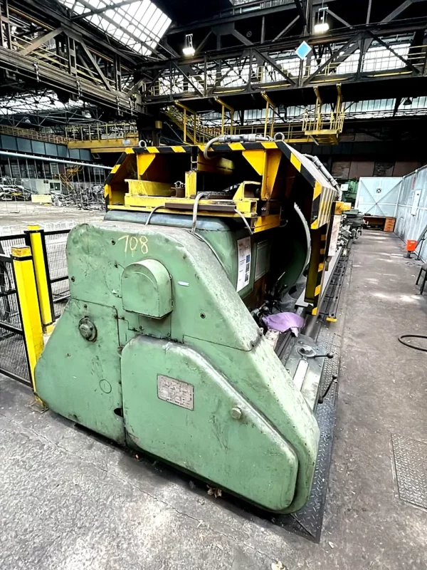 gebrauchte Drehbank WOHLENBERG E 1000 B (620x13000) – Maschinenbett