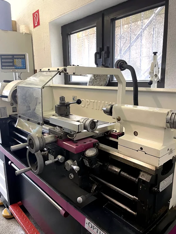 Konventionelle Drehbank Optiturn D330x1000 – Antrieb