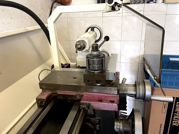 Konventionelle Drehbank Optiturn D330x1000 – Detailansicht