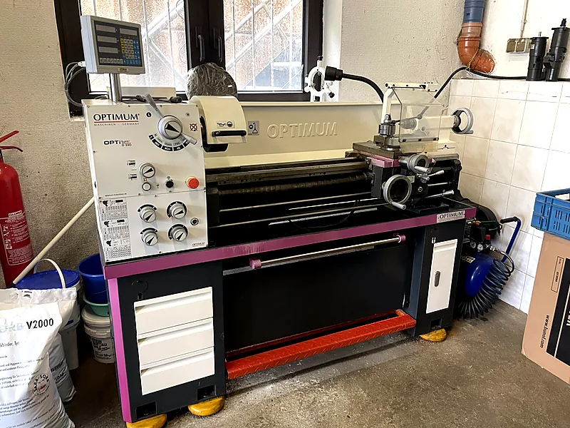 Konventionelle Drehbank Optiturn D330x1000 – Hauptbild