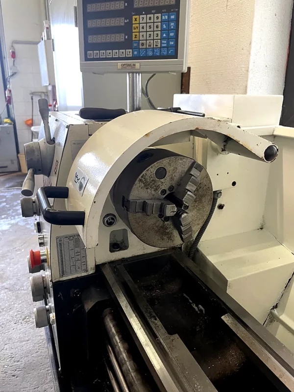 Konventionelle Drehbank Optiturn D330x1000 – Seitenansicht