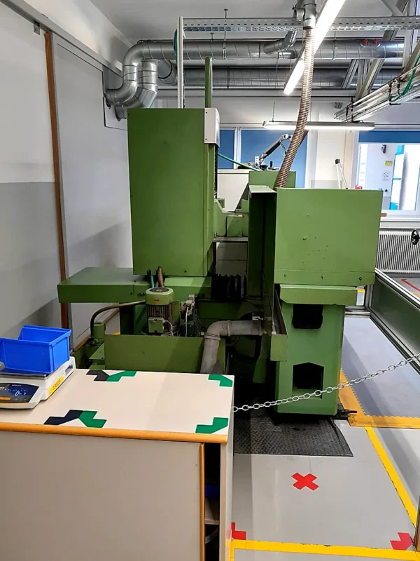 Gebrauchte Flachschleifmaschine ELB Orion 635 ND – Maschinenbett