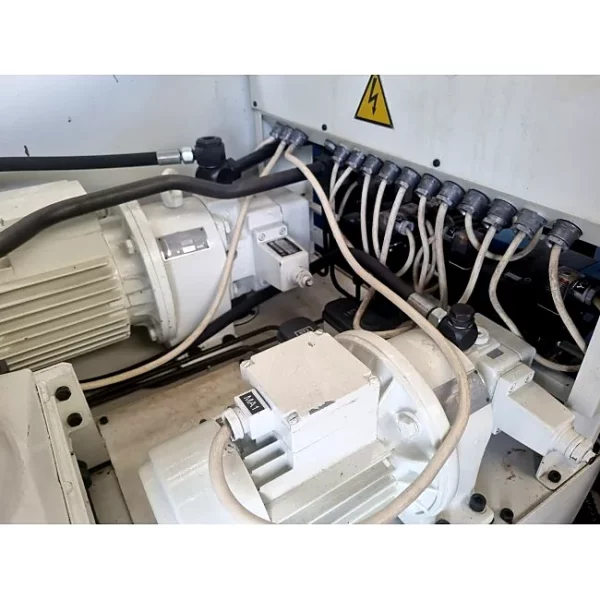 Gebrauchte Flachschleifmaschine TOS BRH 50 – Hydraulik