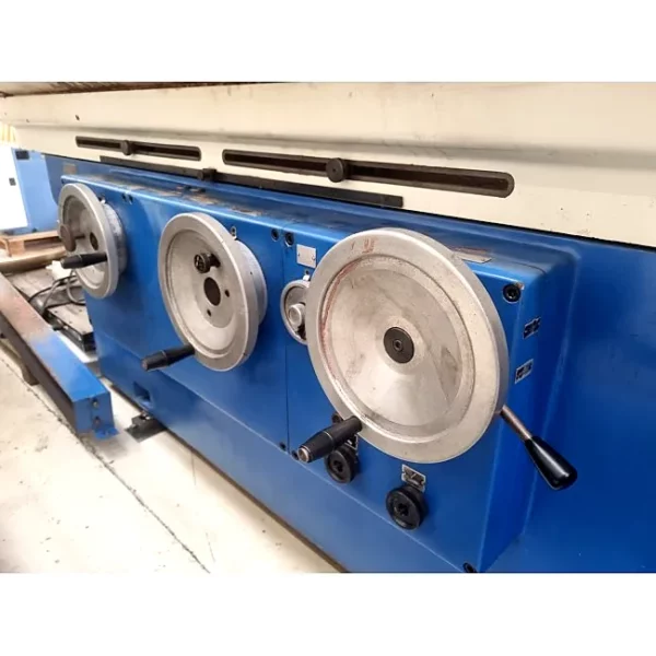 Gebrauchte Flachschleifmaschine TOS BRH 50 – Seitenansicht