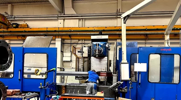 Fahrständerfräsmaschine – Gesamtansicht