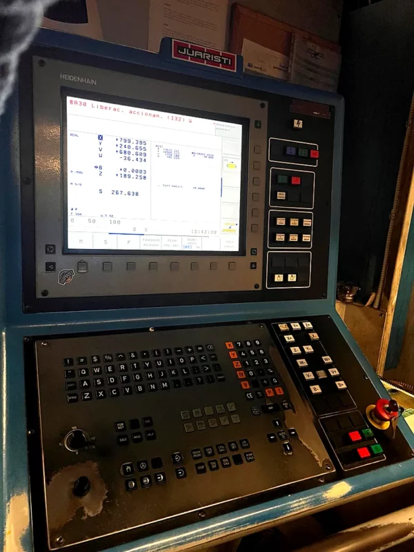 Fahrständerfräsmaschine JUARISTI MX- 7 RAM – Werkzeugrevolver