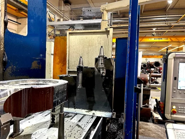 Fahrständerfräsmaschine – Kuehlmittel