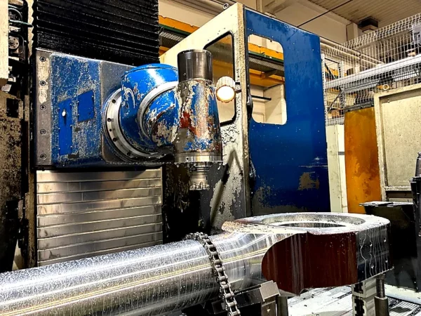 Fahrständerfräsmaschine – Seitenansicht