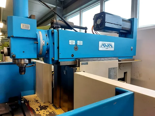 gebrauchte Werkzeugfräsmaschine AVIA FNE 50N – Antrieb