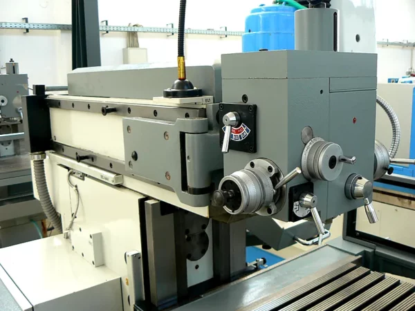 Werkzeugfräsmaschine J&W GJ 8140K – Reitstock