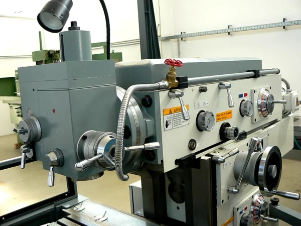 Werkzeugfräsmaschine J&W GJ 8140K – Spindel