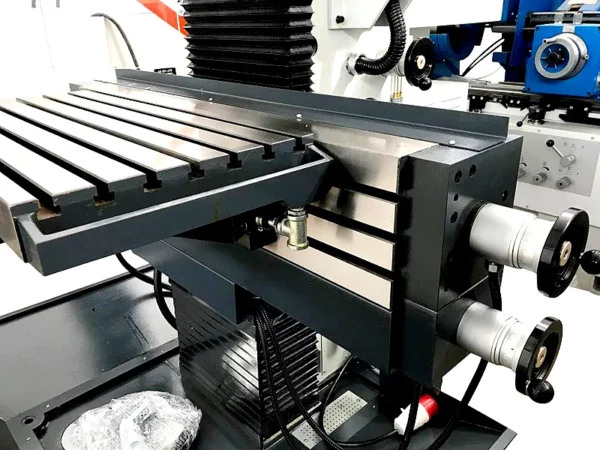 Werkzeugfräsmaschine KRAFT WF 600 – Bedienpult