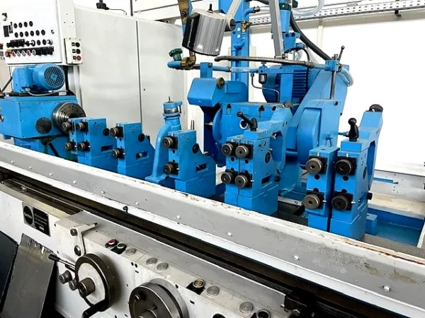 Überholte Rundschleifmaschine KARSTENS KC-AU 2000 – Draufsicht