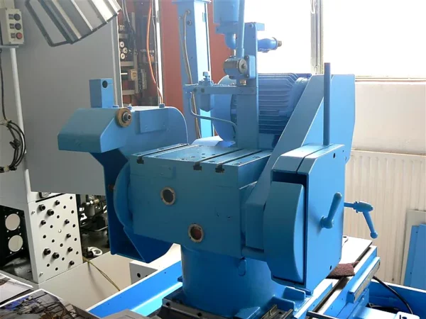 Überholte Rundschleifmaschine KARSTENS KC-AU 2000 – Maschinenbett