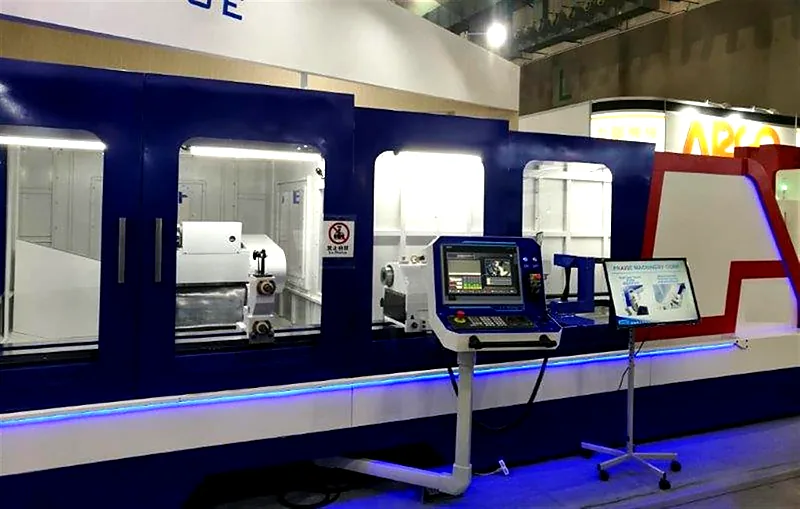 CNC Rundschleifmaschine Kraft/Praise TT60-30L-C2-H – Hauptbild