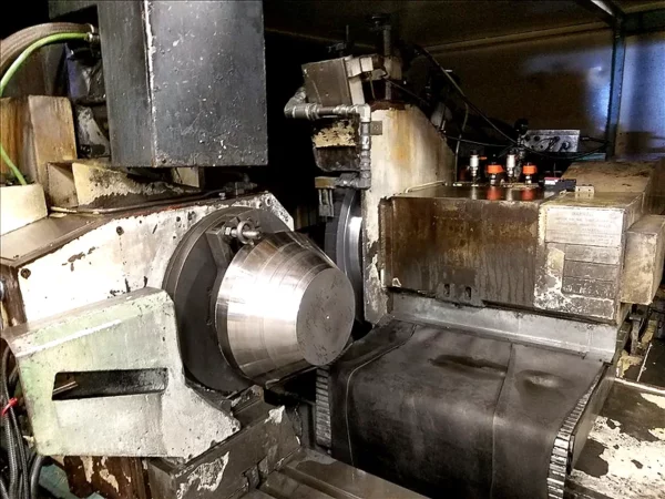 CNC Rundschleifmaschine GIORIA R 162 4000 x 450 – Bedienpult