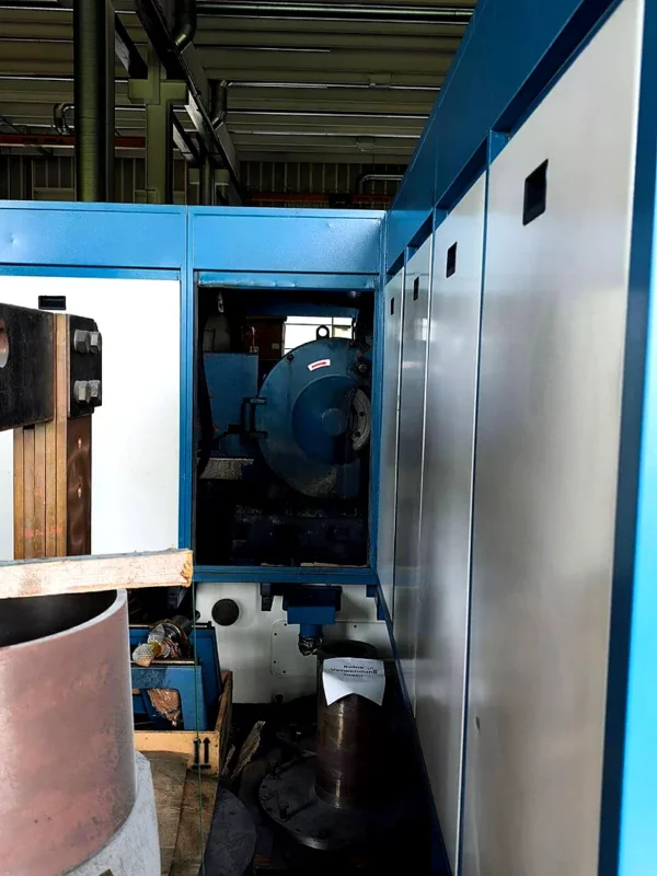 Gebrauchte Rundschleifmaschine TOS HOL-MONTA UB 63/750/2000 – Detailansicht