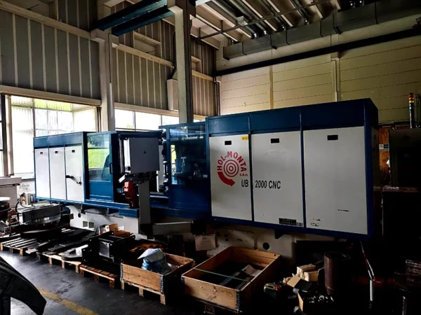 Gebrauchte Rundschleifmaschine TOS HOL-MONTA UB 63/750/2000 – Maschinenbett