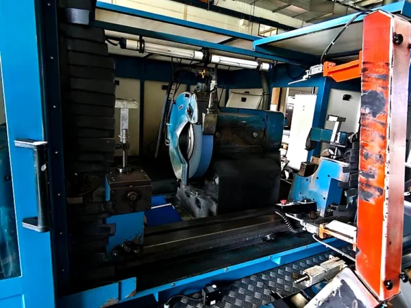 Gebrauchte Rundschleifmaschine TOS HOL-MONTA UB 63/750/2000 – Spindel