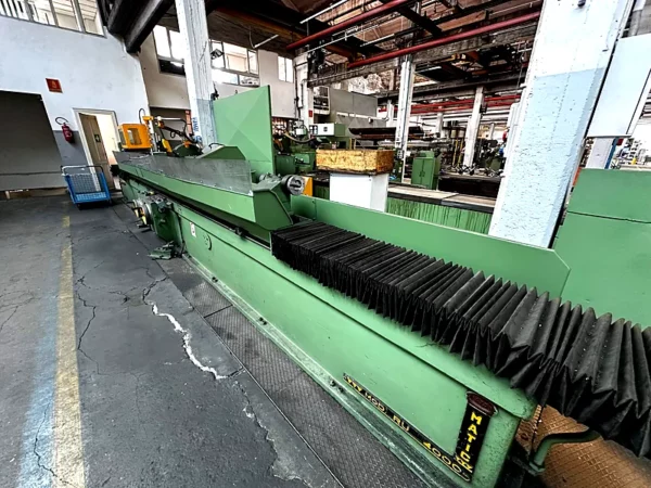 Gebrauchte Außen-Rundschleifmaschine ZOCCA RU 4000-3MATIC – Maschinenbett